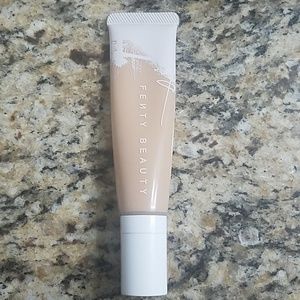 Fenty hydrating foundation 240